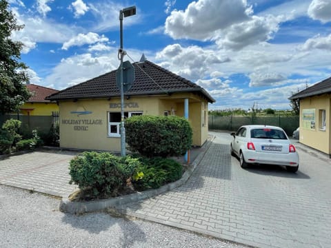 Property building, Facade/entrance