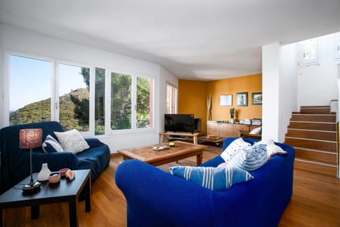 Living room, Seating area, Garden view, Mountain view, Sea view