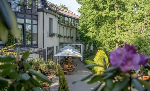 Patio, Facade/entrance, Natural landscape, Garden, View (from property/room)