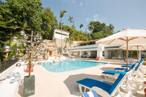 Hermosa villa con 4 habitaciones en el exclusivo fraccionamiento las brisas Acapulco Villa in Acapulco