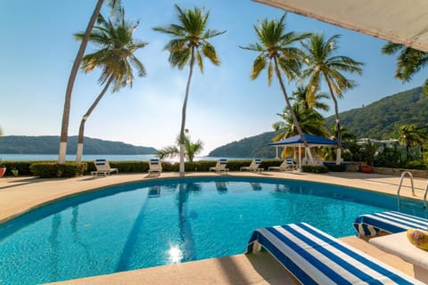Maravillosa casa con 7 habitaciones, acceso directo a playa pichilingue, bahía de puerto marqués, zona diamante Acapulco Villa in Acapulco