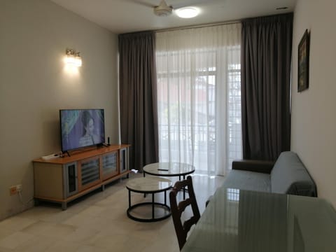 City Tropical Home I Condo in George Town