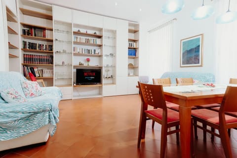 Library, TV and multimedia, Living room, Dining area