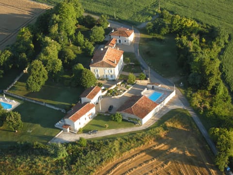 Property building, Natural landscape, Bird's eye view, Pool view, Street view, Swimming pool