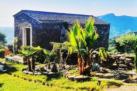 Domaine Colonna-Santini, Gite Piscine, Sauna, Spa House in Corsica