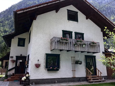 Alpen Apartement Condo in Hallstatt
