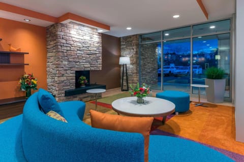 Fairfield Inn & Suites by Marriott Boston Marlborough/Apex Center Hotel in Northborough