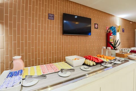 Coffee/tea facilities, Food and drinks, Food, Breakfast, Continental breakfast, Buffet breakfast