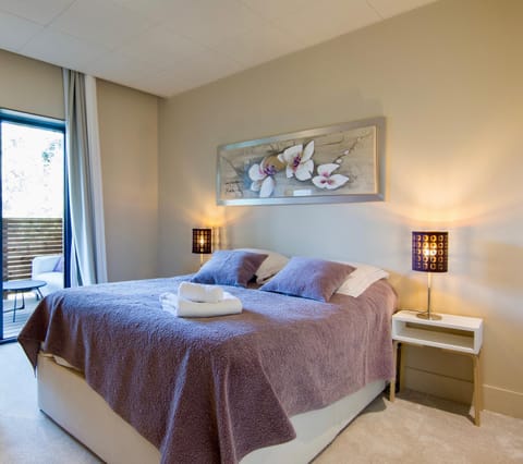 Sweet lodges chambre d hôtes Aix en Provence Vacation rental in Rognes