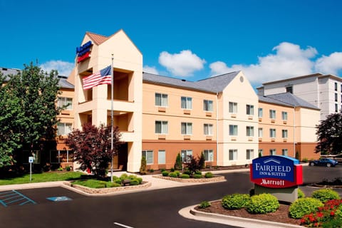 Fairfield Inn & Suites by Marriott Bloomington Hotel in Bloomington