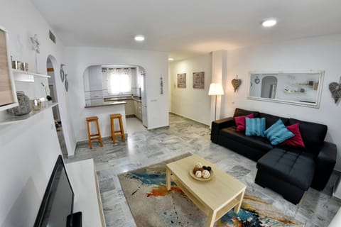 TV and multimedia, Living room, Photo of the whole room, Dining area