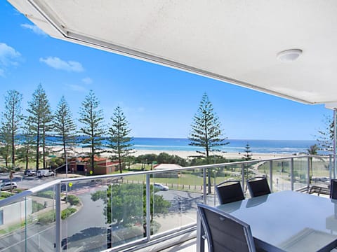 Reflections tower 2 Unit 401 Condominio in Tweed Heads