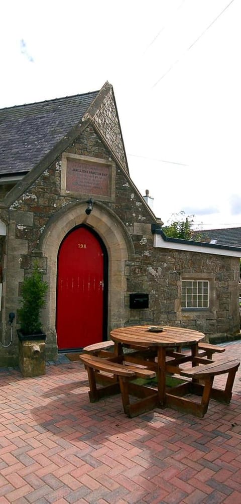 James John Hamilton House and backpacker hostel Auberge de jeunesse in Fishguard