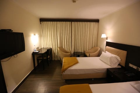 Hotel La Castle Hotel in Chennai