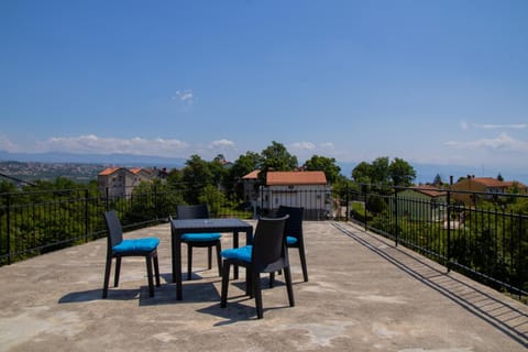 Day, Natural landscape, View (from property/room), Balcony/Terrace, Mountain view