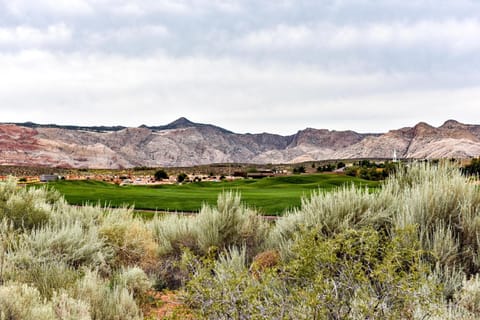 Escape On The 18th Hole Villa in St George