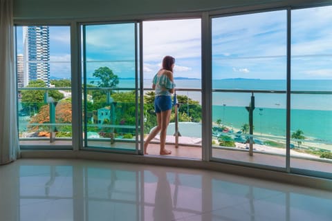 Royal Beach View Hotel in Pattaya City