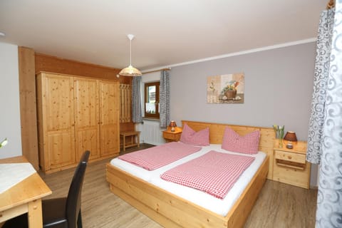 Pension Bergsee Bed and Breakfast in Tegernsee
