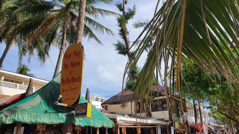 Nigi Nigi Nu Noos 'e' Nu Nu Noos Inn in Boracay