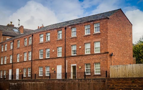 The Roman Gathering Apartment in Chester