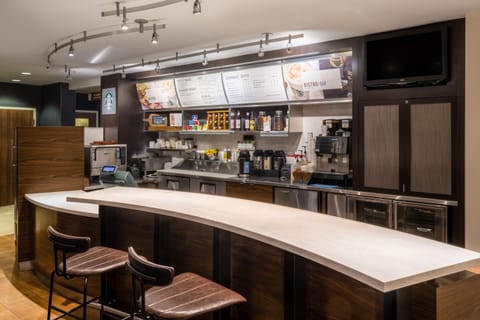 Restaurant/places to eat, Lounge or bar, Breakfast