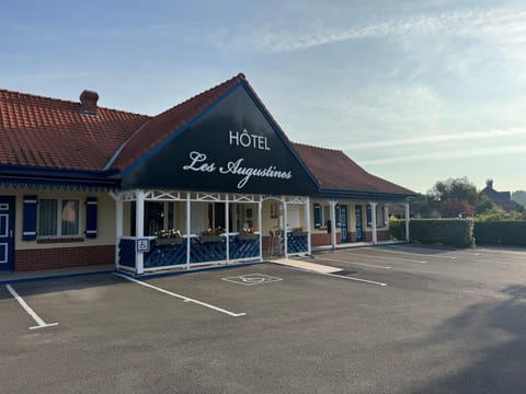 Property building, Parking