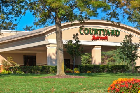 Courtyard Montvale Hotel in Bergen County