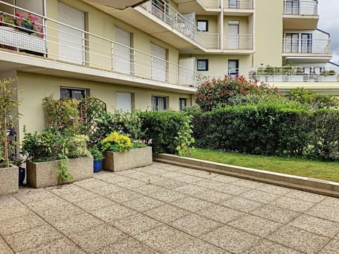 Appartement moderne avec terrasse et parking, au cœur de Granville, à deux pas de la plage ! - FR-1-361-77 Apartment in Granville