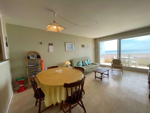 Appartement familial à 50m de la plage avec parking privé, balcon et lave-linge - FR-1-224C-60 Apartment in Saint-Jean-de-Monts