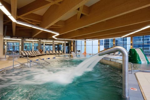 Hot Tub, Massage, Sauna, Steam room, Spa and wellness centre/facilities, Swimming pool