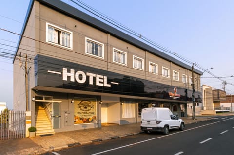 Street view, Location, Parking