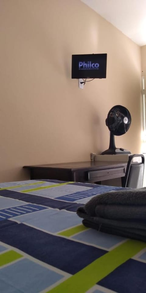 Bed, TV and multimedia, Bedroom