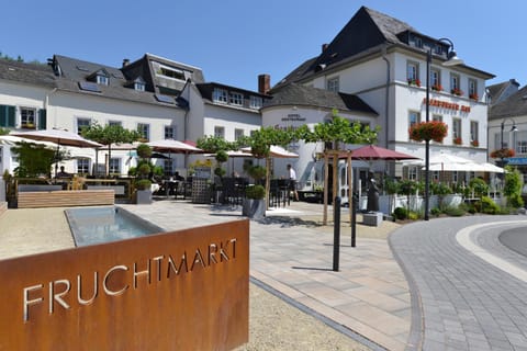 Property building, Day, Property logo or sign, Balcony/Terrace