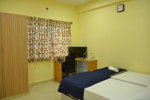 Golden Nest Motel in Mysuru