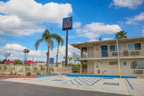 Motel 6-San Bernardino, CA - South Hôtel in Colton