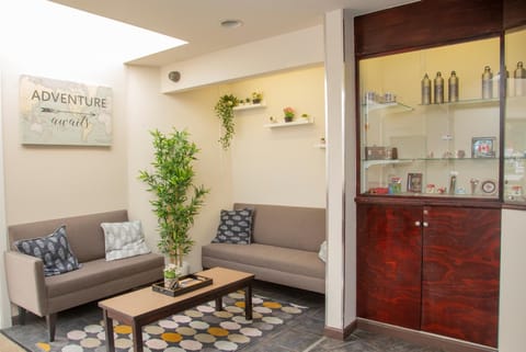 Lobby or reception, Seating area