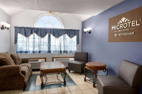 Microtel Inn & Suites Lincoln Hotel in Lincoln