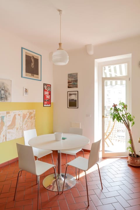 Kitchen or kitchenette, Dining area, Communal kitchen