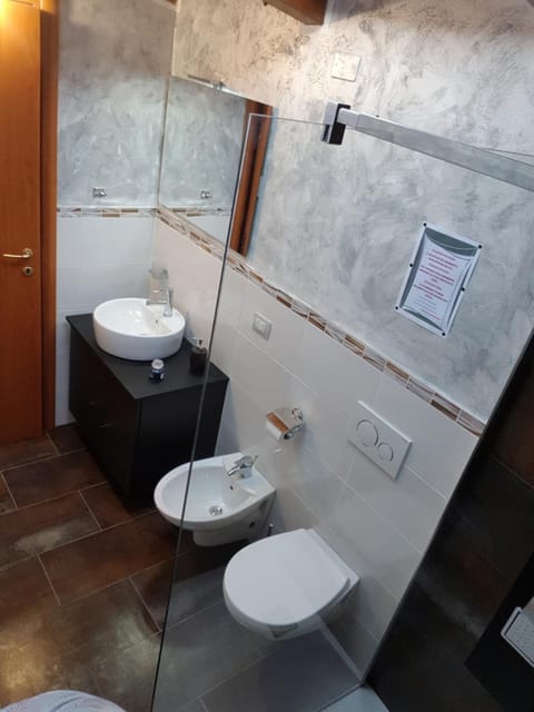 Andrea's Apartments - Chiasserini Apartment in Milan