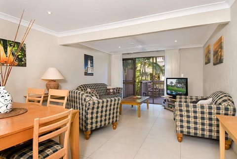 Byron Bay Accom Unit 4 26 Paterson Street, Byron Bay - Absolute Serenity Apartment in Byron Bay