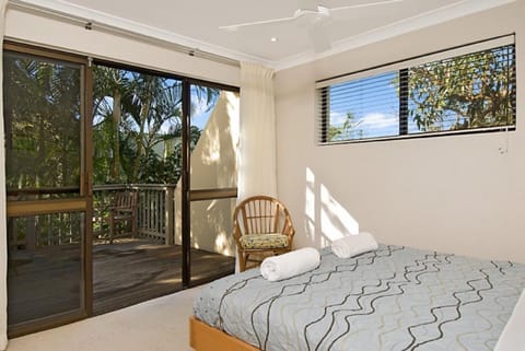 Byron Bay Accom Unit 4 26 Paterson Street, Byron Bay - Absolute Serenity Apartment in Byron Bay