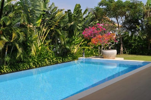 Balinese villa with private pool Villa in Nong Kae