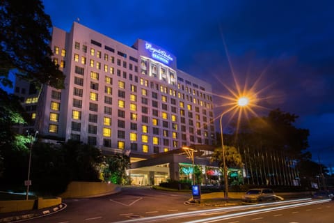 Property building, Facade/entrance, Night