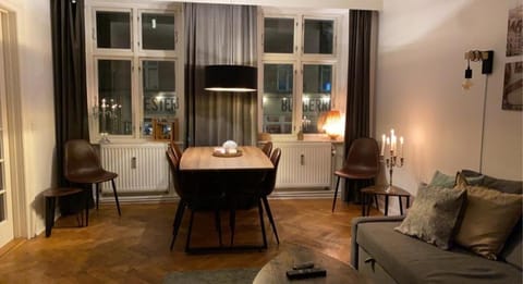 Centrally Located 4 Room Apartment Copropriété in Copenhagen