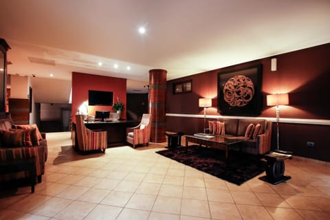 Oak Plaza Suites Hotel in Kumasi