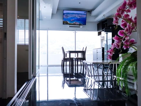 PATONG TOWER FAMILY APARTMENTs by PATONG TOWER AGENCY Condominio in Patong