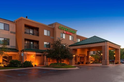 Courtyard by Marriott Traverse City Hotel in Traverse City