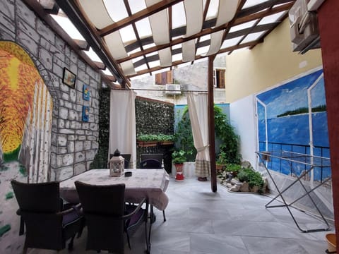 Patio, Seating area
