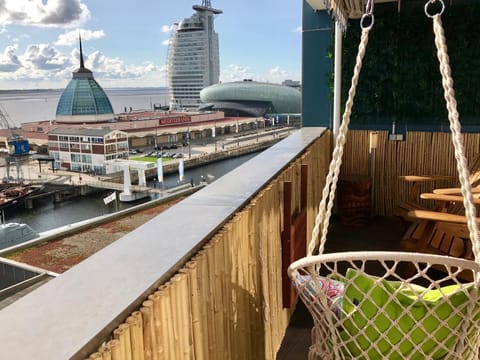 Day, View (from property/room), Balcony/Terrace, Seating area, City view