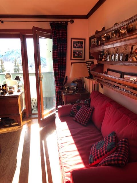 Nice house on the ski slopes Apartment in Sestriere